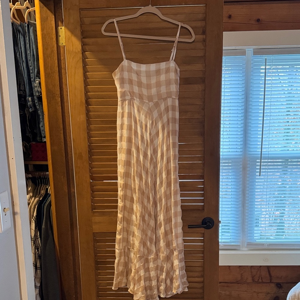 Elegant Cream Checkered Maxi Dress